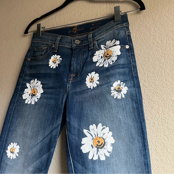NWOT 7 For All Mankind Ankle Skinny Jeans in Distressed with Daisies, size 26 - Picture 4 of 16